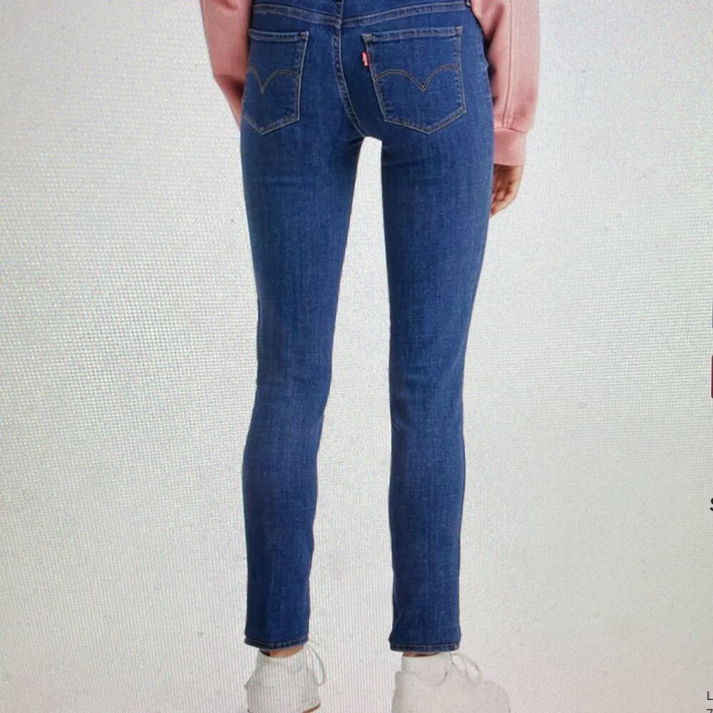 NEW. Women's Size 4 short, Levi's 711,  Distressed, Dark Wash, Hypersoft jeans.